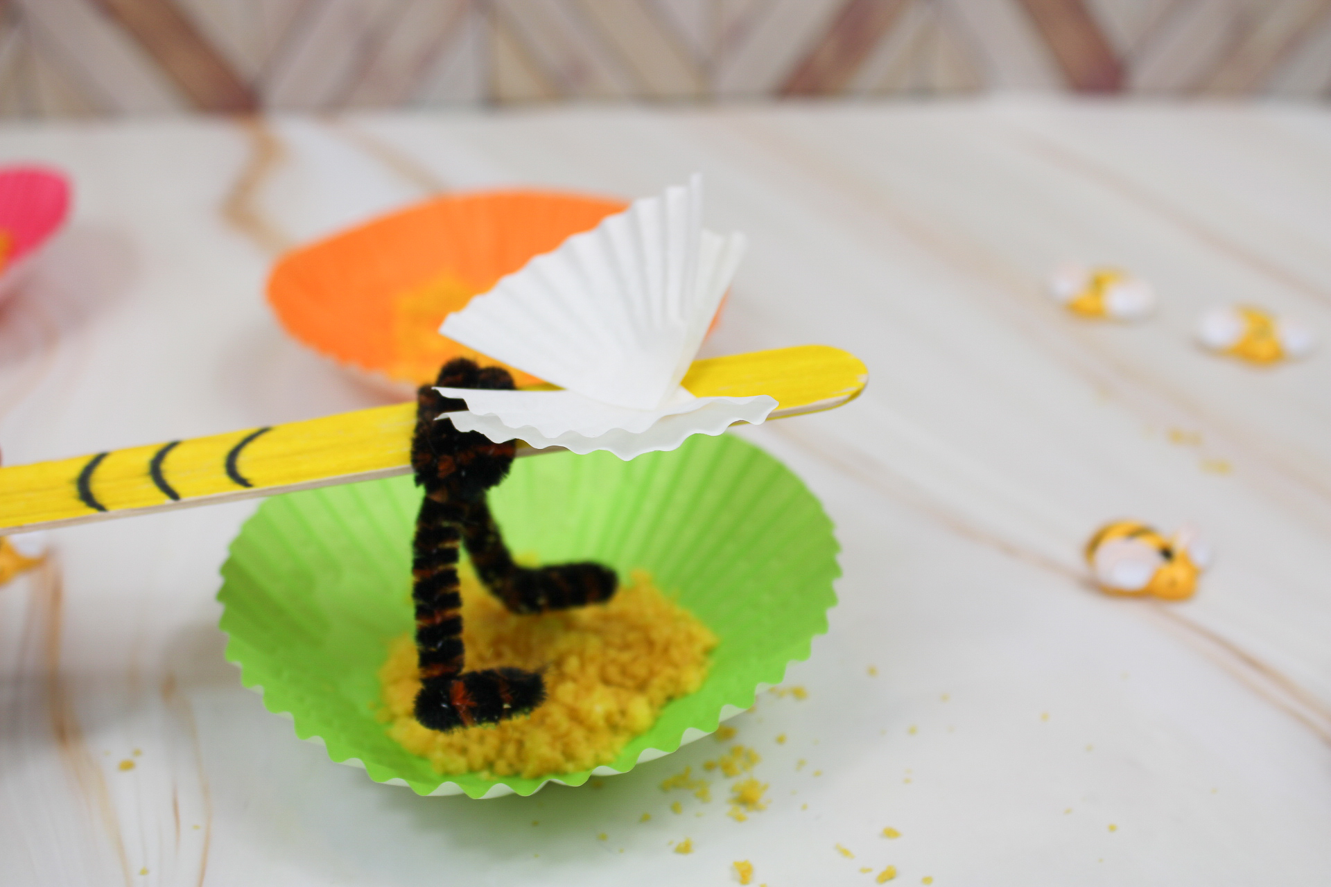 Bee Pollination Experiment: A Fun and Educational Craft for Kids ...