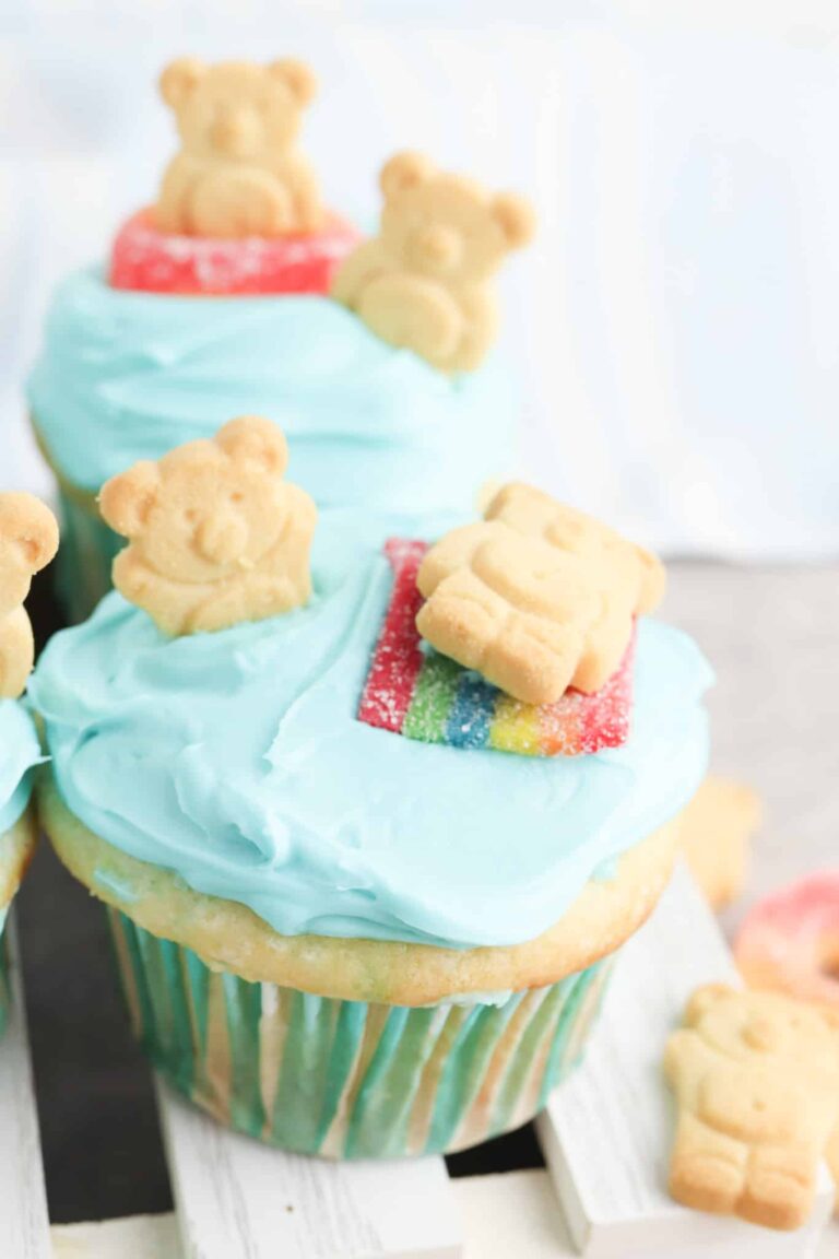 swimming bear cupcakes