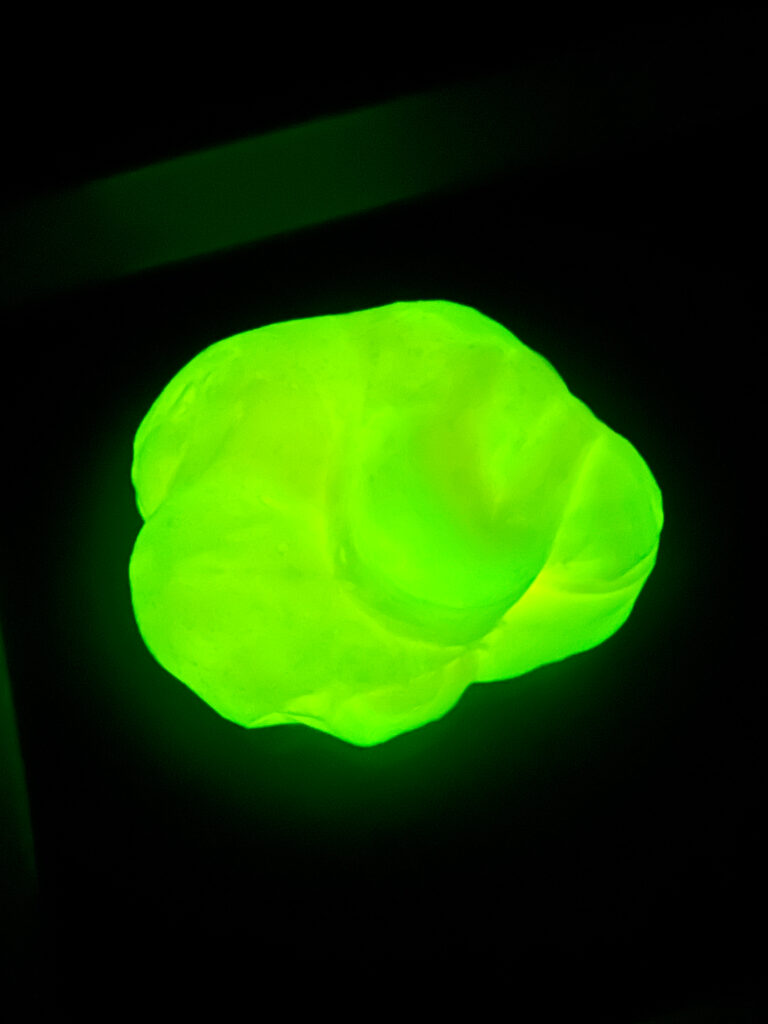 slime that glows in the dark