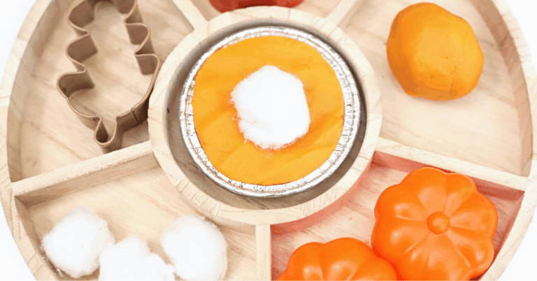 pumpkin pie playdough tray