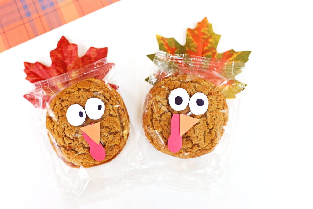 Oatmeal Creme Pie Turkeys - Cultivating Brilliant Minds Oatmeal Creme Pie Turkeys