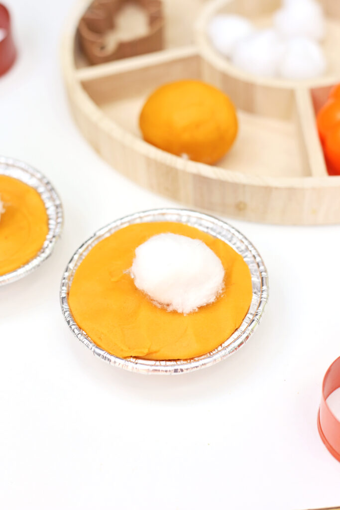 Pumpkin Pie Playdough Tray 7 - Cultivating Brilliant Minds playdough pumpkin pie