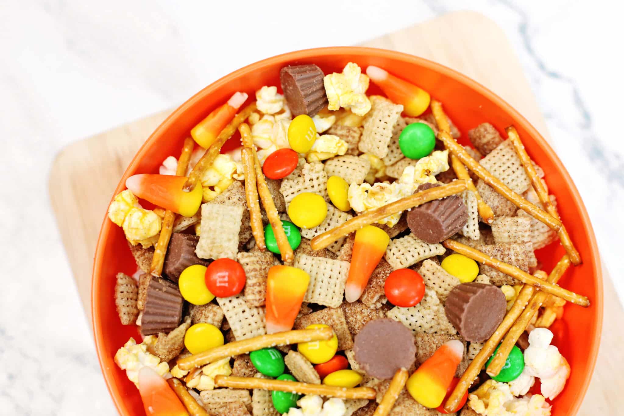 Scarecrow Snack Mix Recipe: A Sweet & Salty Fall Snack for Kids ...