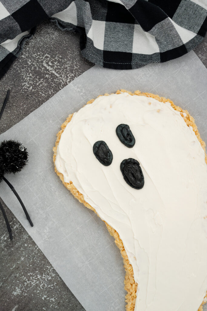 ghostricekrispiecake-08371 - Cultivating Brilliant Minds ghost rice krispie cake