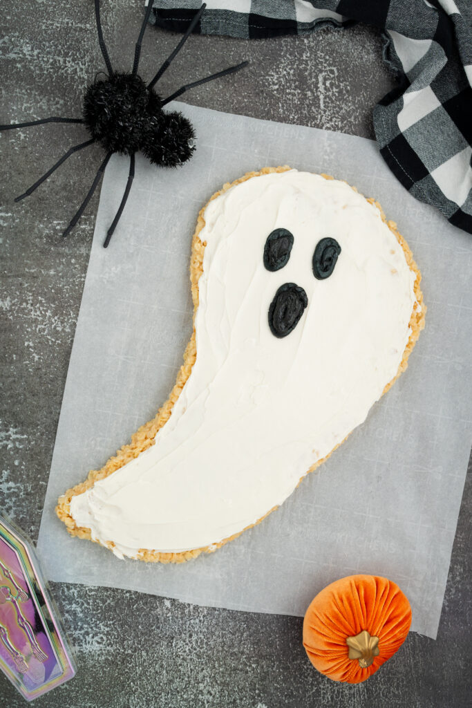 ghostricekrispiecake-08376 - Cultivating Brilliant Minds ghost rice krispie treat cake