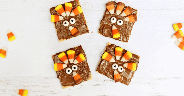 Graham crackers decorated to look like turkeys.