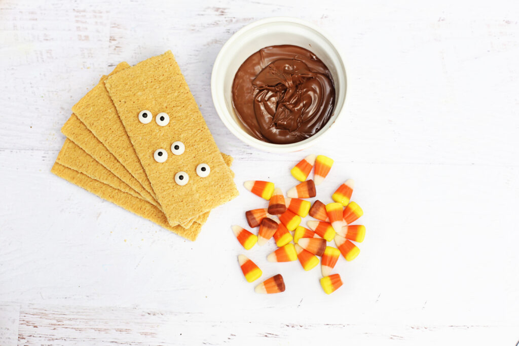 Graham Cracker Turkey - Cultivating Brilliant Minds ingredients to make the graham cracker turkeys