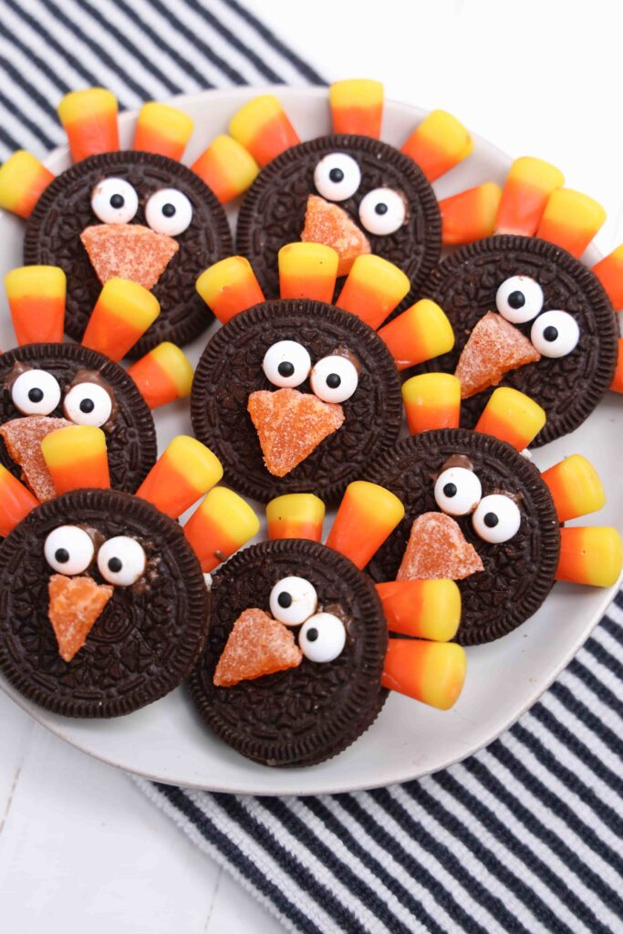 Turkey Oreos for Thanksgiving - Cultivating Brilliant Minds oreos decorated to look like turkeys