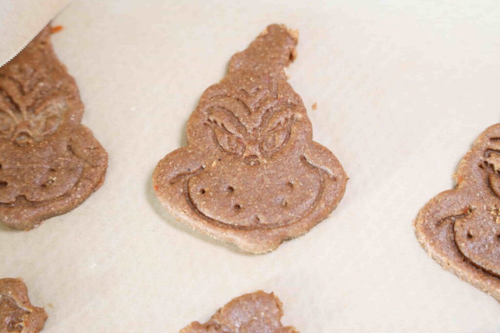 Grinch Gingerbread Cookies for Christmas - Cultivating Brilliant Minds Gingerbread Cookies that look like the grinch
