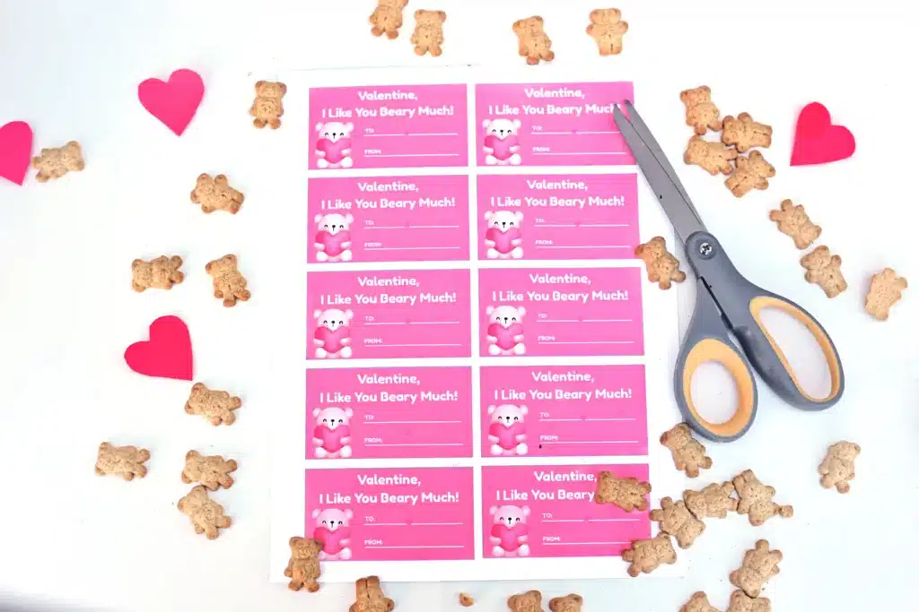 Printable Valentine Card: I Like You Beary Much - Cultivating Brilliant Minds teddy grahams and printable valentines that read "I like you bear-y much!"