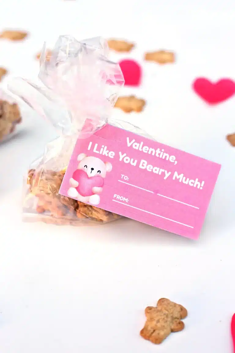 teddy grahams and printable valentines that read "I like you bear-y much!"