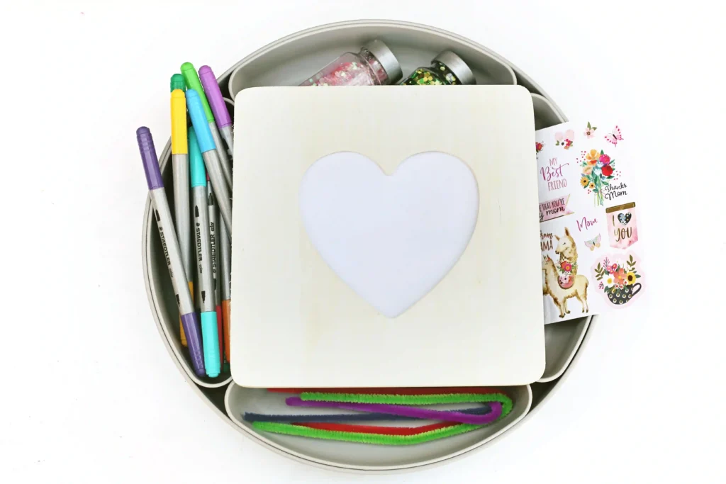 Picture Frame Decorating Tray - Cultivating Brilliant Minds Picture Frame Decorating Tray supplies