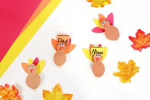 DIY Thanksgiving Place Cards of turkeys with names