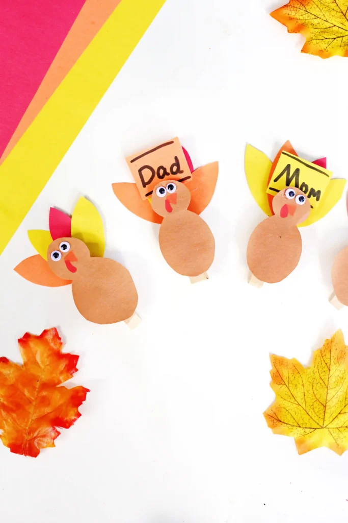 DIY Thanksgiving Place Cards of turkeys with names